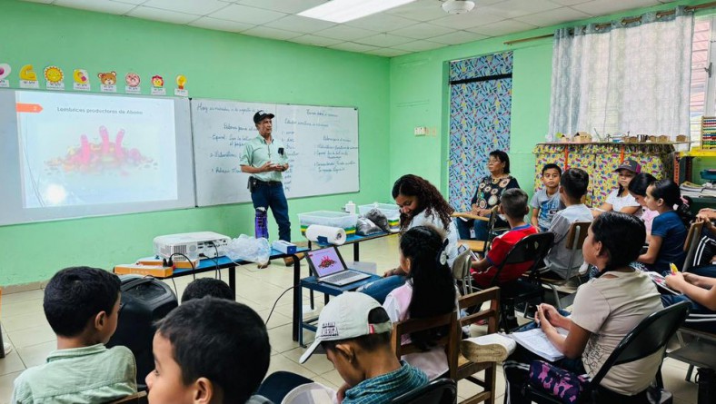 TALLER TEÓRICO-PRÁCTICO SOBRE ELABORACIÓN DE ABONOS ORGÁNICOS Y LOMBRICULTURA